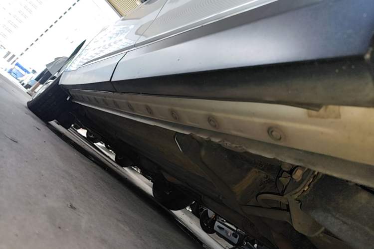 Used Venucia T90 2017 2.0L CVT Smart Edition Left Side Sill