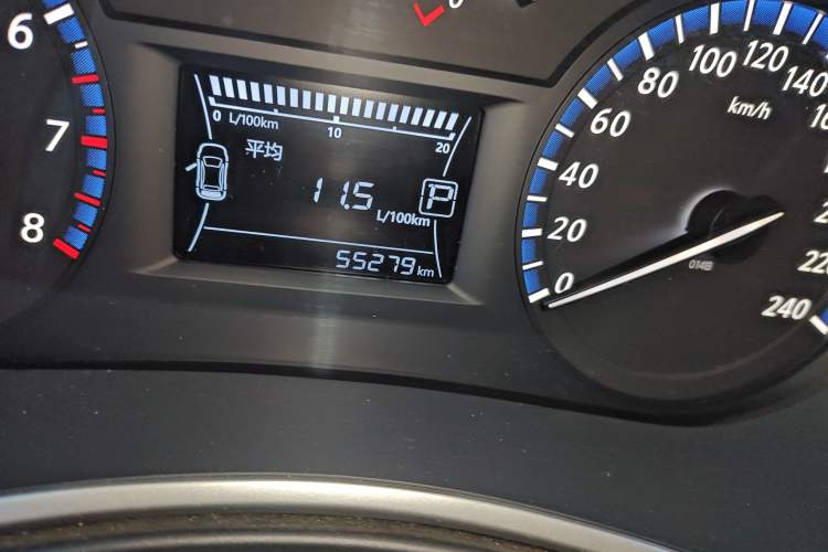 Used Venucia T90 2017 2.0L CVT Smart Edition Odometer Close Up