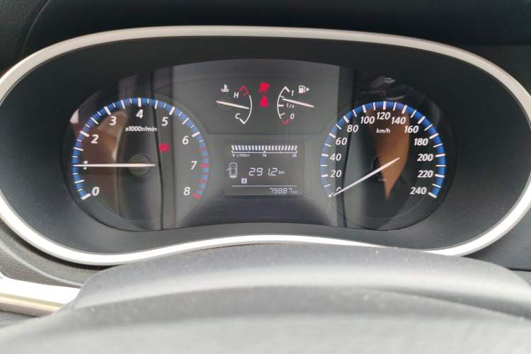 Used Venucia T90 2017 2.0L Manual ZhiShang Edition Odometer Close Up