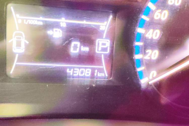 Used Venucia T90 2017 2.0L CVT Smart Edition Odometer Close Up
