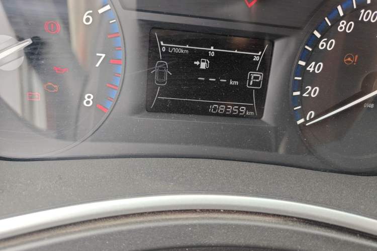 Used Venucia T90 2017 2.0L CVT Smart Edition Odometer Close Up