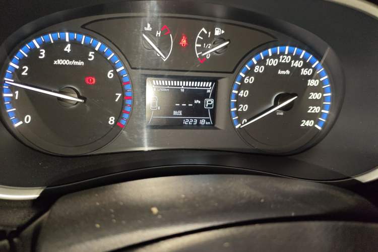 Used Venucia T90 2017 2.0L CVT Smart Edition Odometer Close Up