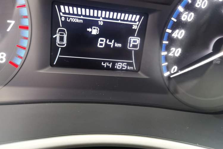 Used Venucia T90 2017 2.0L CVT Smart Edition Odometer Close Up