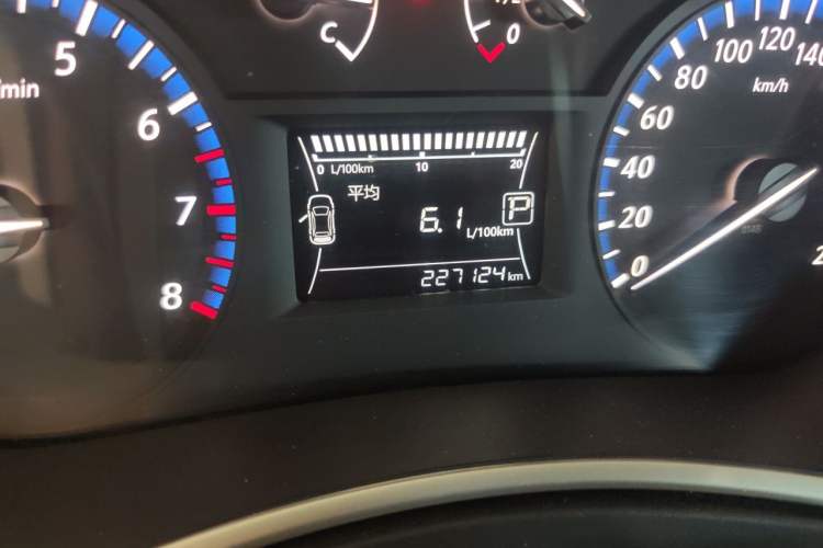 Used Venucia T90 2017 2.0L CVT Smart Edition Odometer Close Up