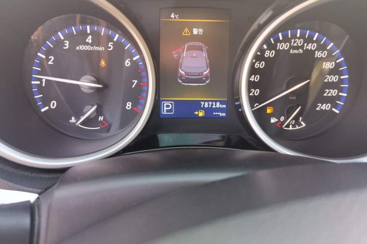Used Venucia T90 2017 2.0L CVT Leading Edition Odometer Close Up