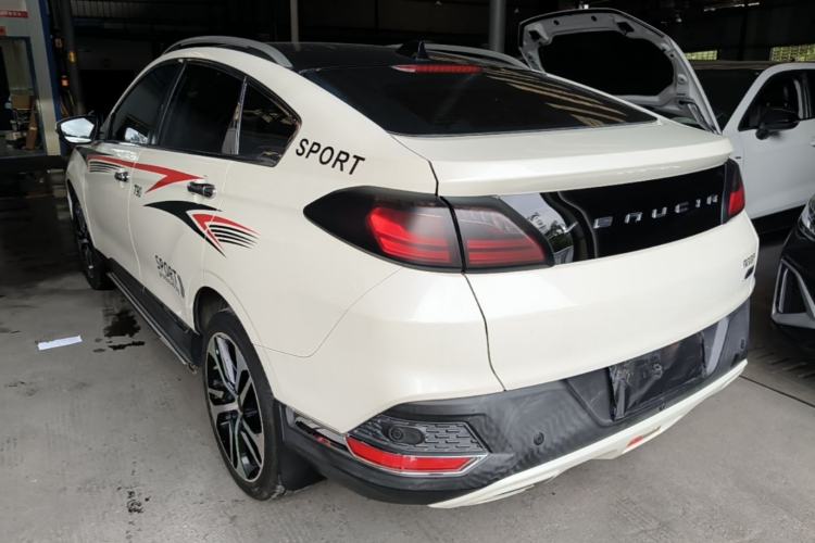 Used Venucia T90 2017 2.0L CVT Leading Edition Rear Left 45 Deg