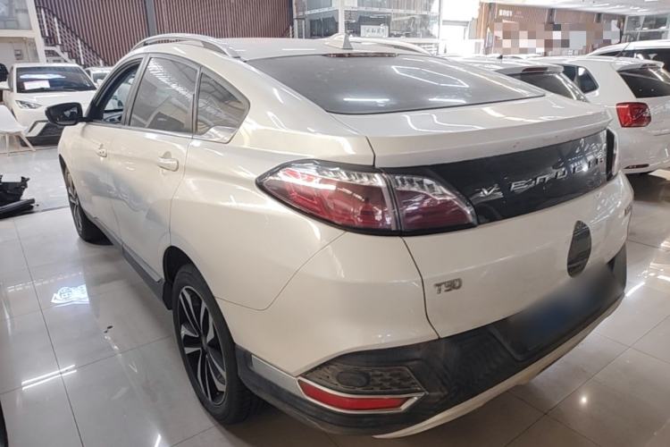 Used Venucia T90 2017 2.0L Manual ZhiShang Edition Rear Left 45 Deg