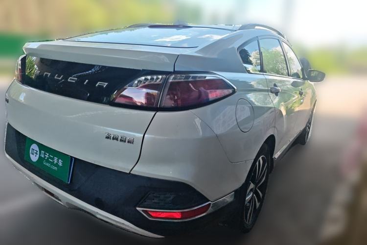Used Venucia T90 2017 2.0L Manual ZhiShang Edition Rear Right 45 Deg