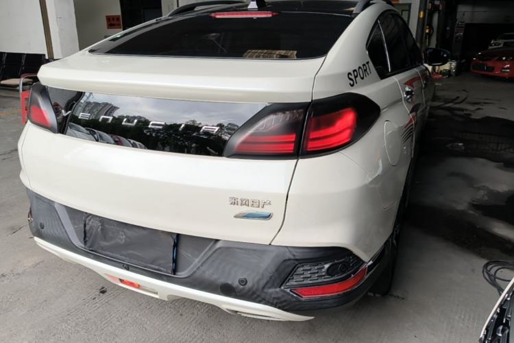 Used Venucia T90 2017 2.0L CVT Leading Edition Rear Right 45 Deg