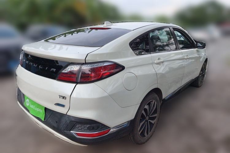 Used Venucia T90 2017 2.0L CVT Fashion Edition Rear Right 45 Deg