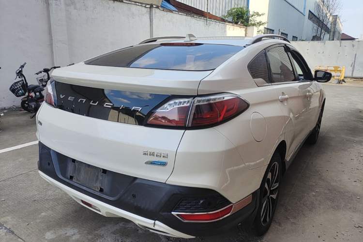 Used Venucia T90 2017 2.0L CVT Smart Edition Rear Right 45 Deg
