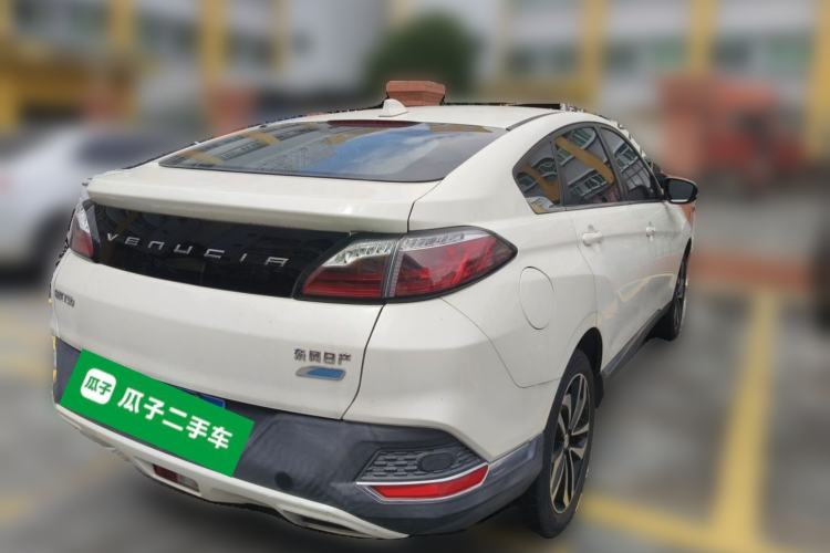 Used Venucia T90 2017 2.0L CVT Fashion Edition Rear Right 45 Deg