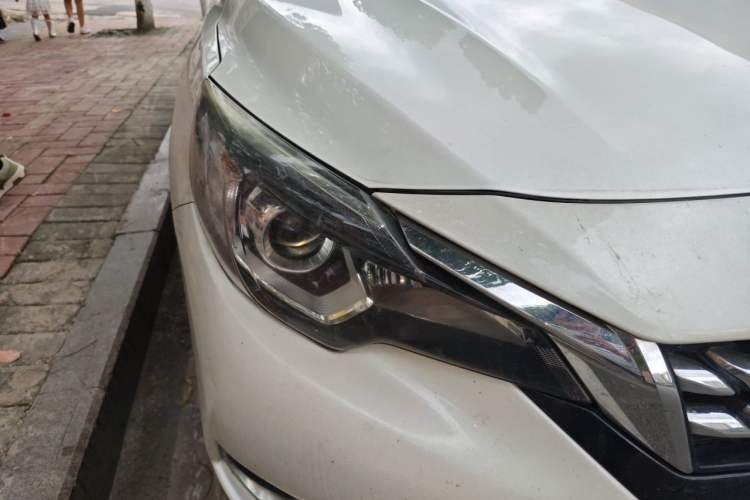 Used Venucia T90 2017 2.0L CVT Smart Edition Right Front Headlight