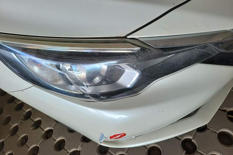 Used Venucia T90 2017 2.0L Manual Fashion Edition Right Front Headlight