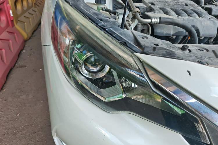 Used Venucia T90 2017 2.0L Manual ZhiShang Edition Right Front Headlight