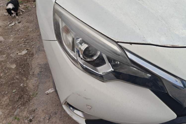 Used Venucia T90 2017 2.0L CVT Smart Edition Right Front Headlight