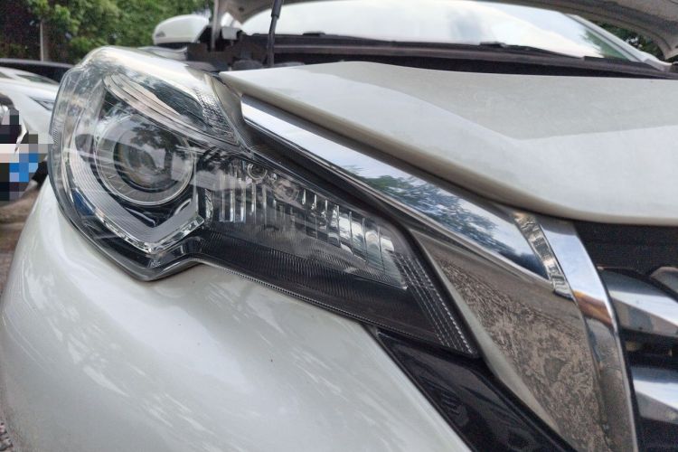 Used Venucia T90 2017 2.0L CVT Fashion Edition Right Front Headlight
