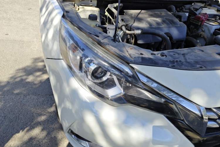 Used Venucia T90 2017 2.0L CVT Smart Edition Right Front Headlight