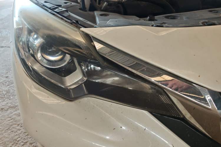 Used Venucia T90 2017 2.0L CVT Smart Edition Right Front Headlight