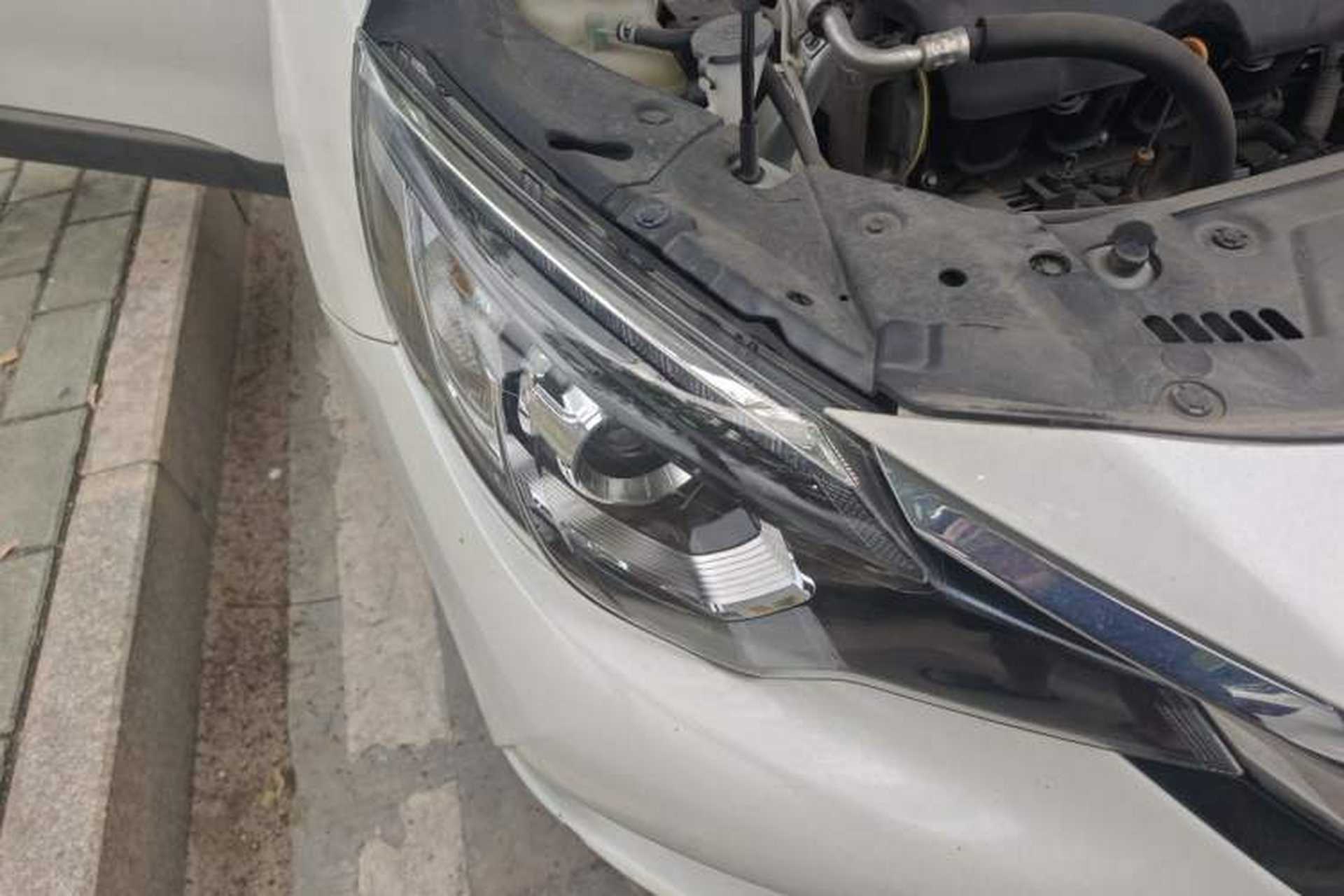 Used Venucia T90 2017 2.0L CVT Smart Edition Right Front Headlight