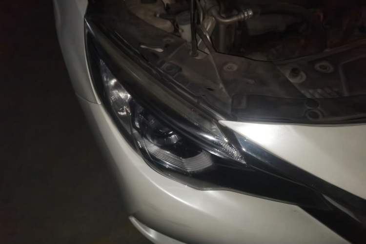 Used Venucia T90 2017 2.0L CVT Smart Edition Right Front Headlight