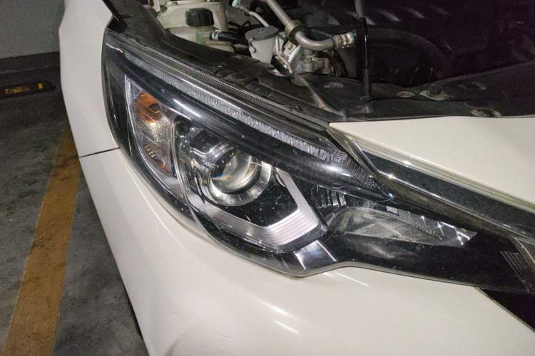 Used Venucia T90 2017 2.0L CVT Smart Edition Right Front Headlight