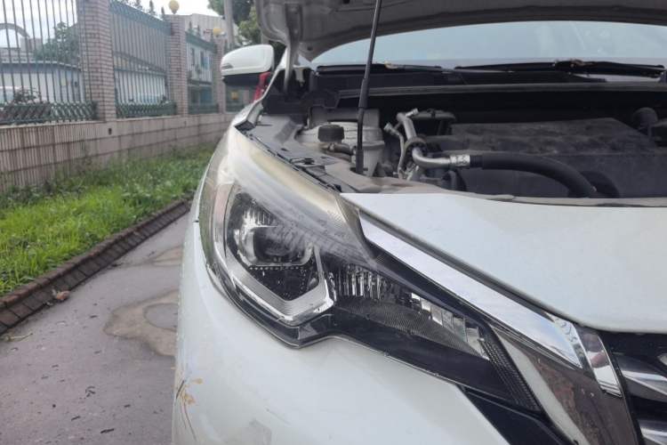 Used Venucia T90 2017 2.0L CVT Leading Edition Right Front Headlight