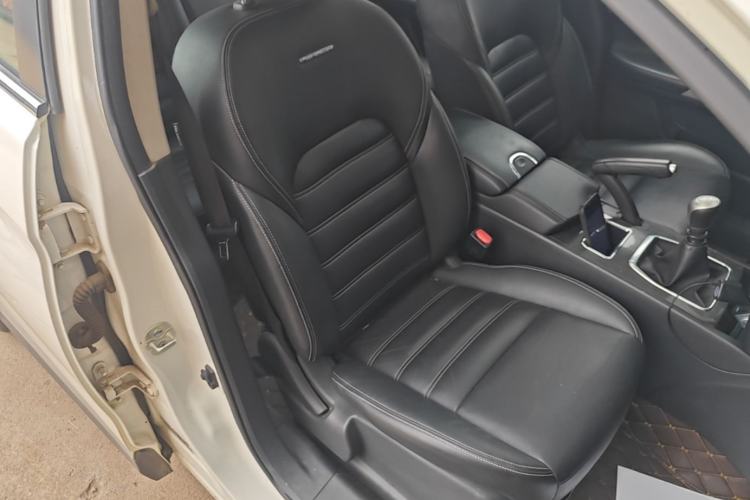 Used Venucia T90 2017 2.0L Manual ZhiShang Edition Right Front Seat