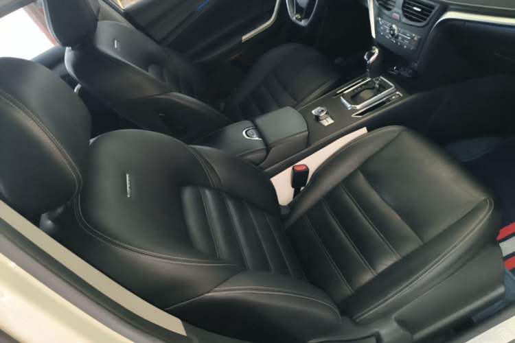 Used Venucia T90 2017 2.0L CVT Leading Edition Right Front Seat