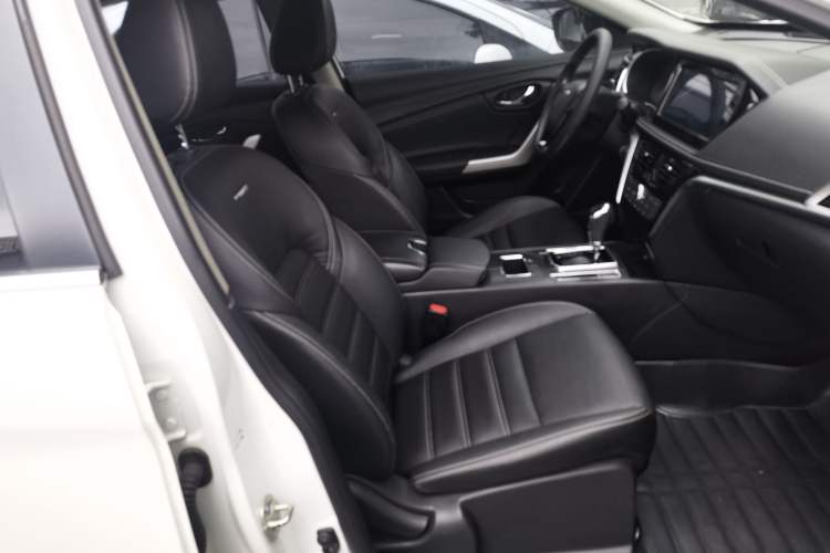 Used Venucia T90 2017 2.0L CVT Smart Edition Right Front Seat