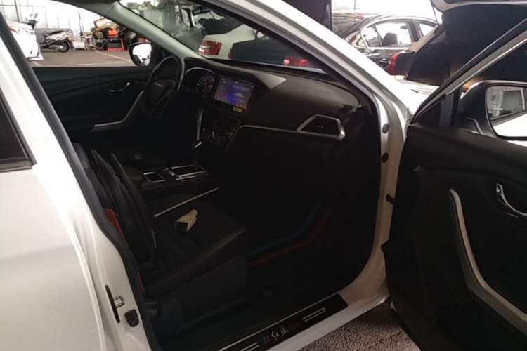 Used Venucia T90 2017 2.0L CVT Smart Edition Right Front Seat