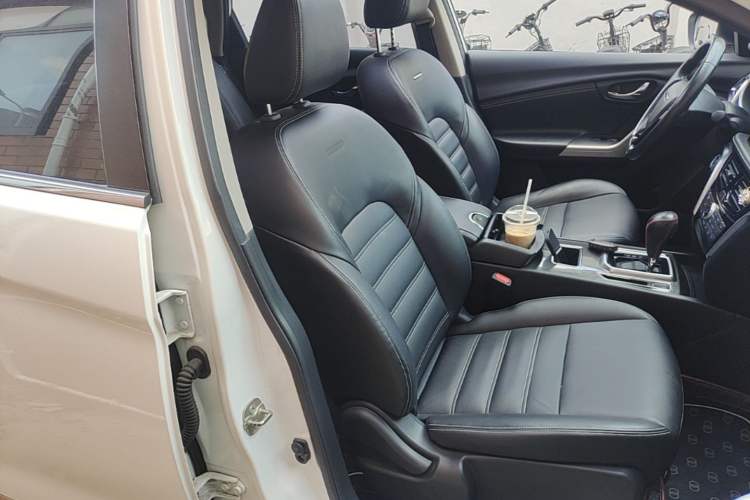 Used Venucia T90 2017 2.0L CVT Smart Edition Right Front Seat