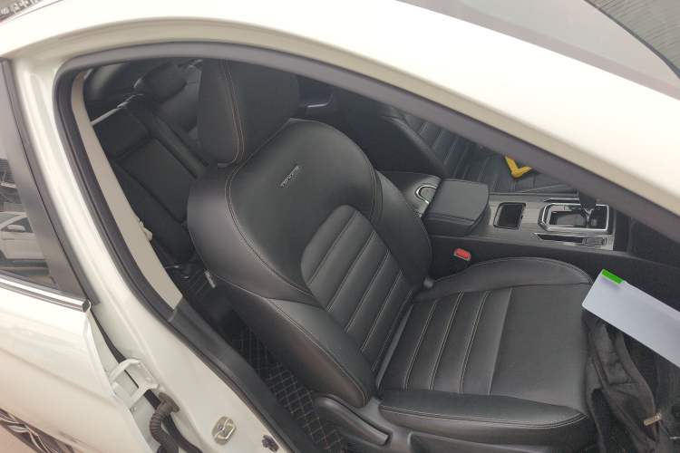 Used Venucia T90 2017 2.0L CVT Smart Edition Right Front Seat