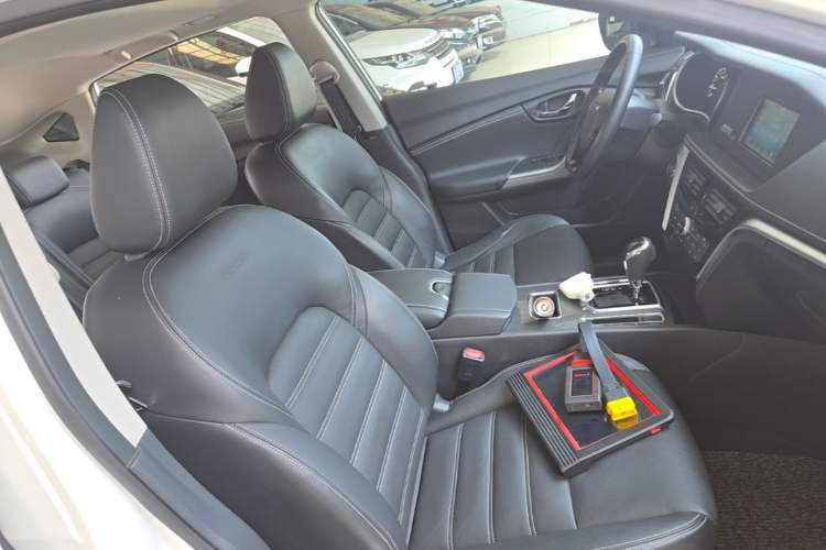 Used Venucia T90 2017 2.0L CVT Smart Edition Right Front Seat