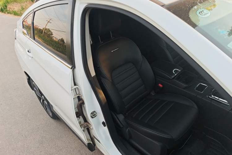 Used Venucia T90 2017 2.0L CVT Smart Edition Right Front Seat
