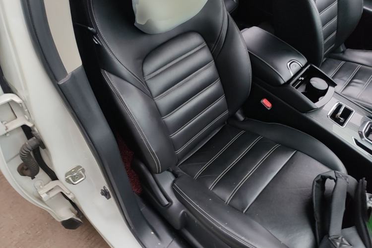 Used Venucia T90 2017 2.0L CVT Smart Edition Right Front Seat