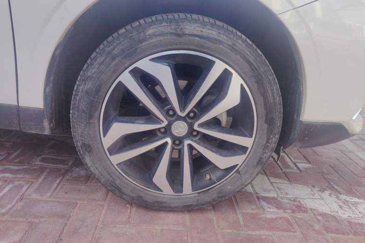 Used Venucia T90 2017 2.0L Manual ZhiShang Edition Right Front Wheel Hub