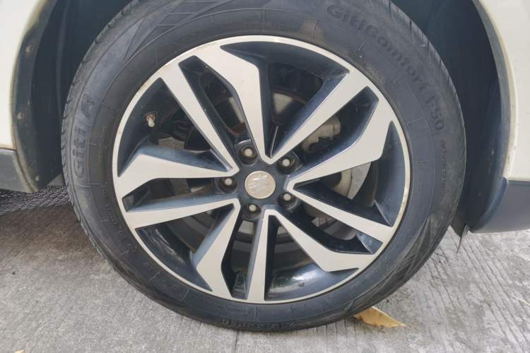 Used Venucia T90 2017 2.0L CVT Smart Edition Right Front Wheel Hub