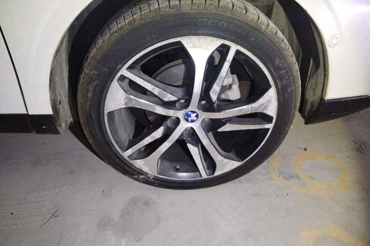 Used Venucia T90 2017 2.0L CVT Leading Edition Right Front Wheel Hub