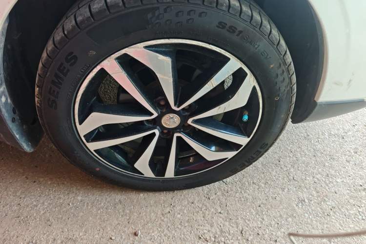 Used Venucia T90 2017 2.0L Manual ZhiShang Edition Right Front Wheel Hub