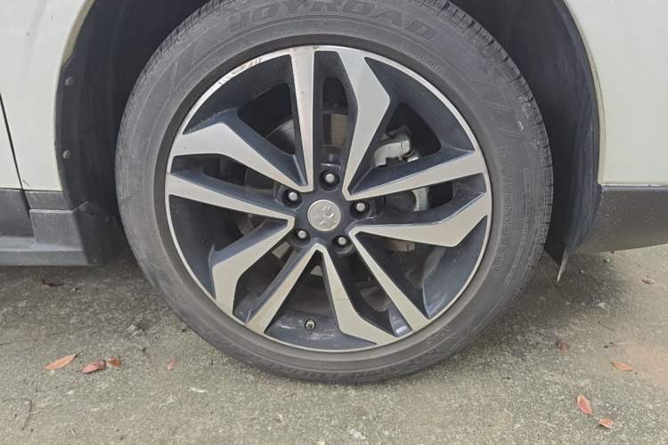 Used Venucia T90 2017 2.0L CVT Smart Edition Right Front Wheel Hub