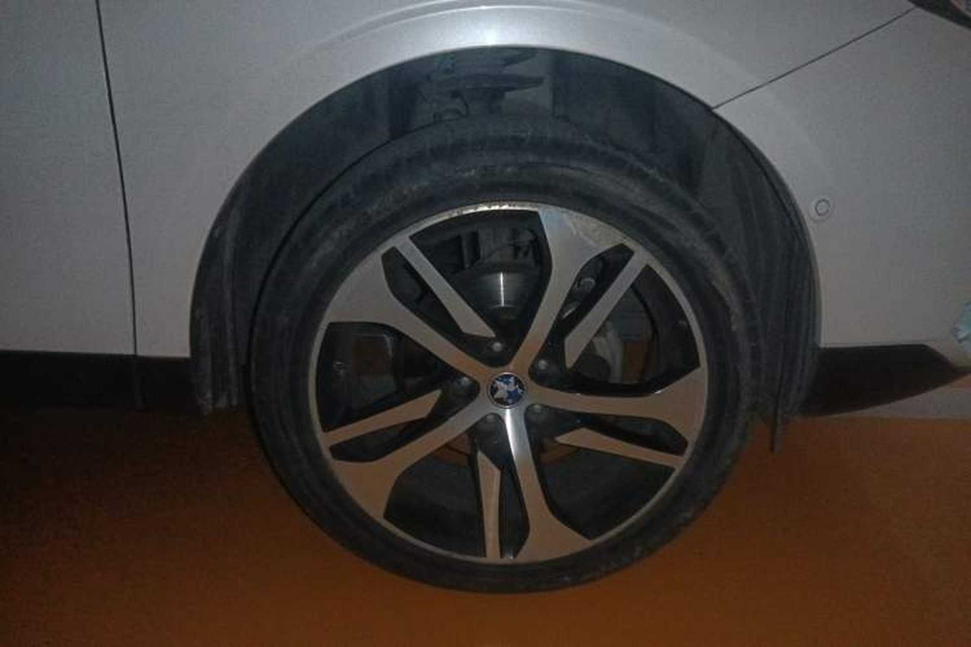 Used Venucia T90 2017 2.0L CVT Leading Edition Right Front Wheel Hub