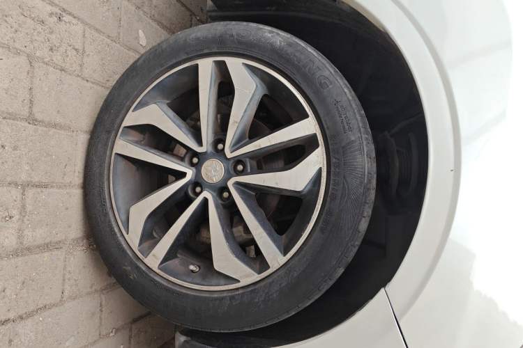 Used Venucia T90 2017 2.0L Manual ZhiShang Edition Right Front Wheel Hub