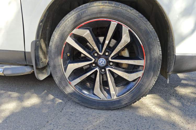 Used Venucia T90 2017 2.0L CVT Smart Edition Right Front Wheel Hub