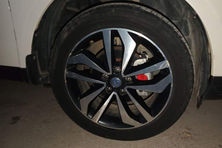 Used Venucia T90 2017 2.0L CVT Smart Edition Right Front Wheel Hub