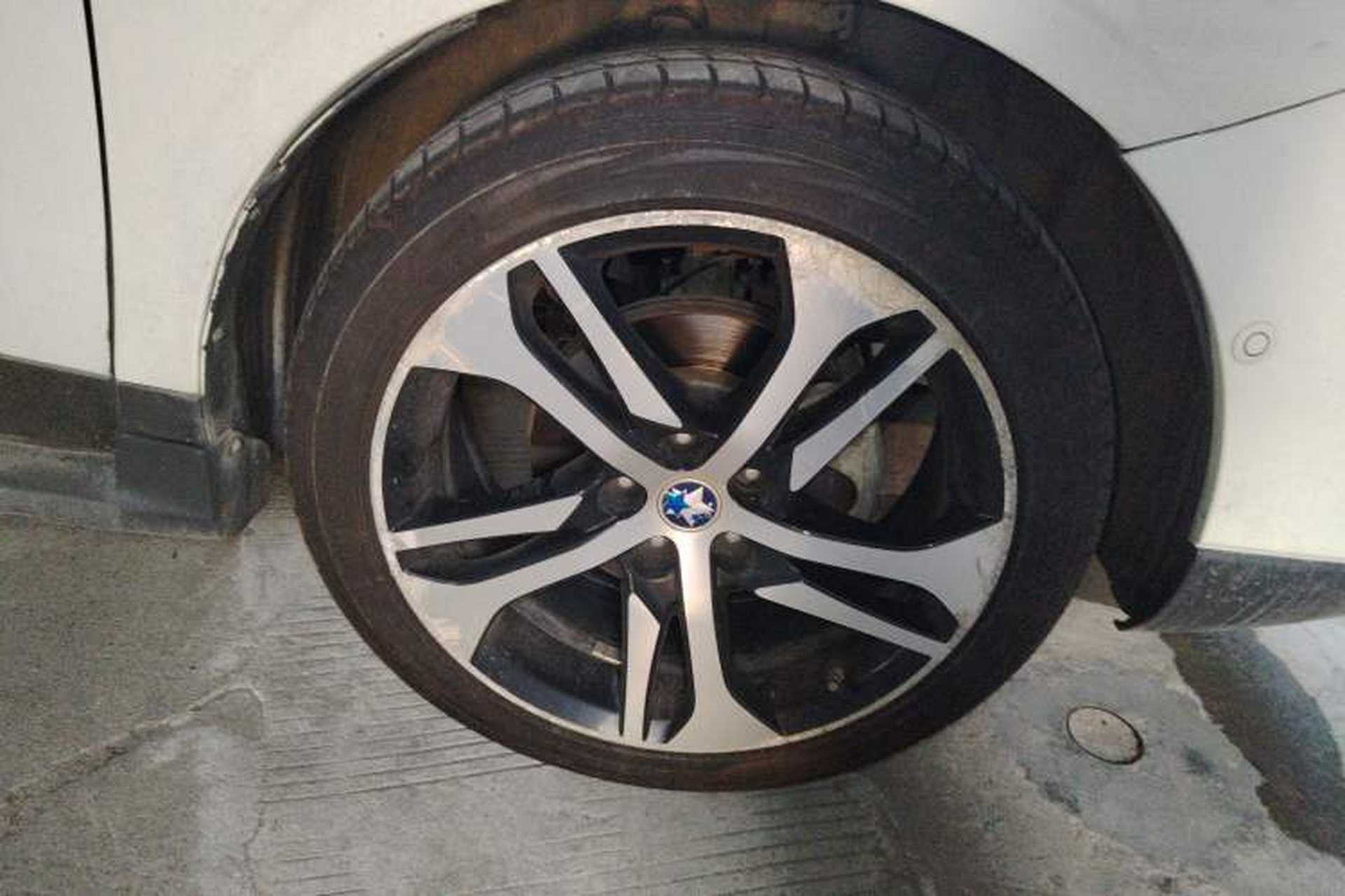Used Venucia T90 2017 2.0L CVT Leading Edition Right Front Wheel Hub