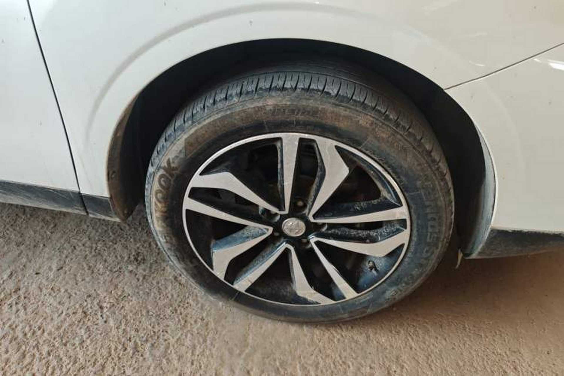 Used Venucia T90 2017 2.0L CVT Smart Edition Right Front Wheel Hub