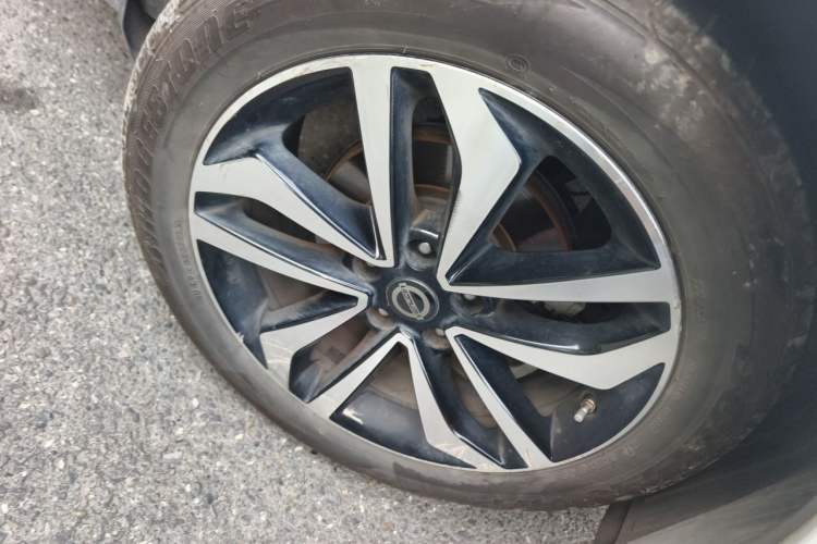 Used Venucia T90 2017 2.0L CVT Smart Edition Right Front Wheel Hub