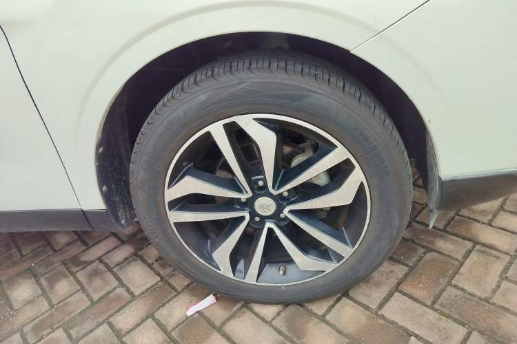 Used Venucia T90 2017 2.0L CVT Smart Edition Right Front Wheel Hub