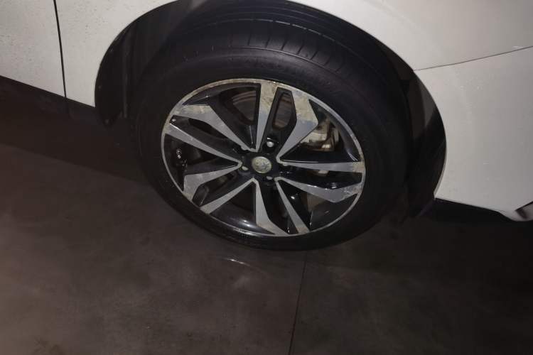 Used Venucia T90 2017 2.0L Manual ZhiShang Edition Right Front Wheel Hub